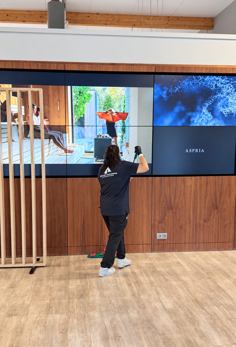Cleaning the reception of a gym